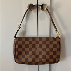 Authentic Louis Vuitton Pochette Accessoires